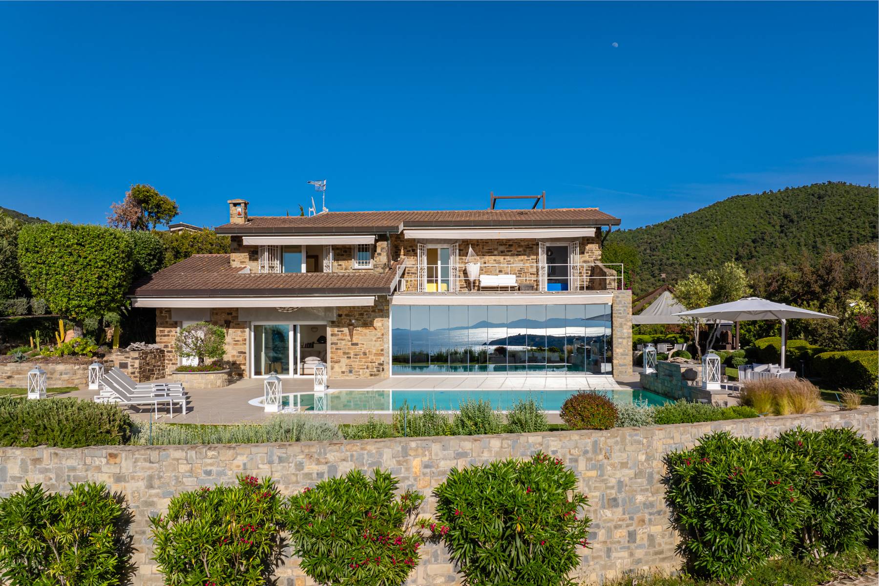 Exclusive and refined sea view villa in Punta Ala 