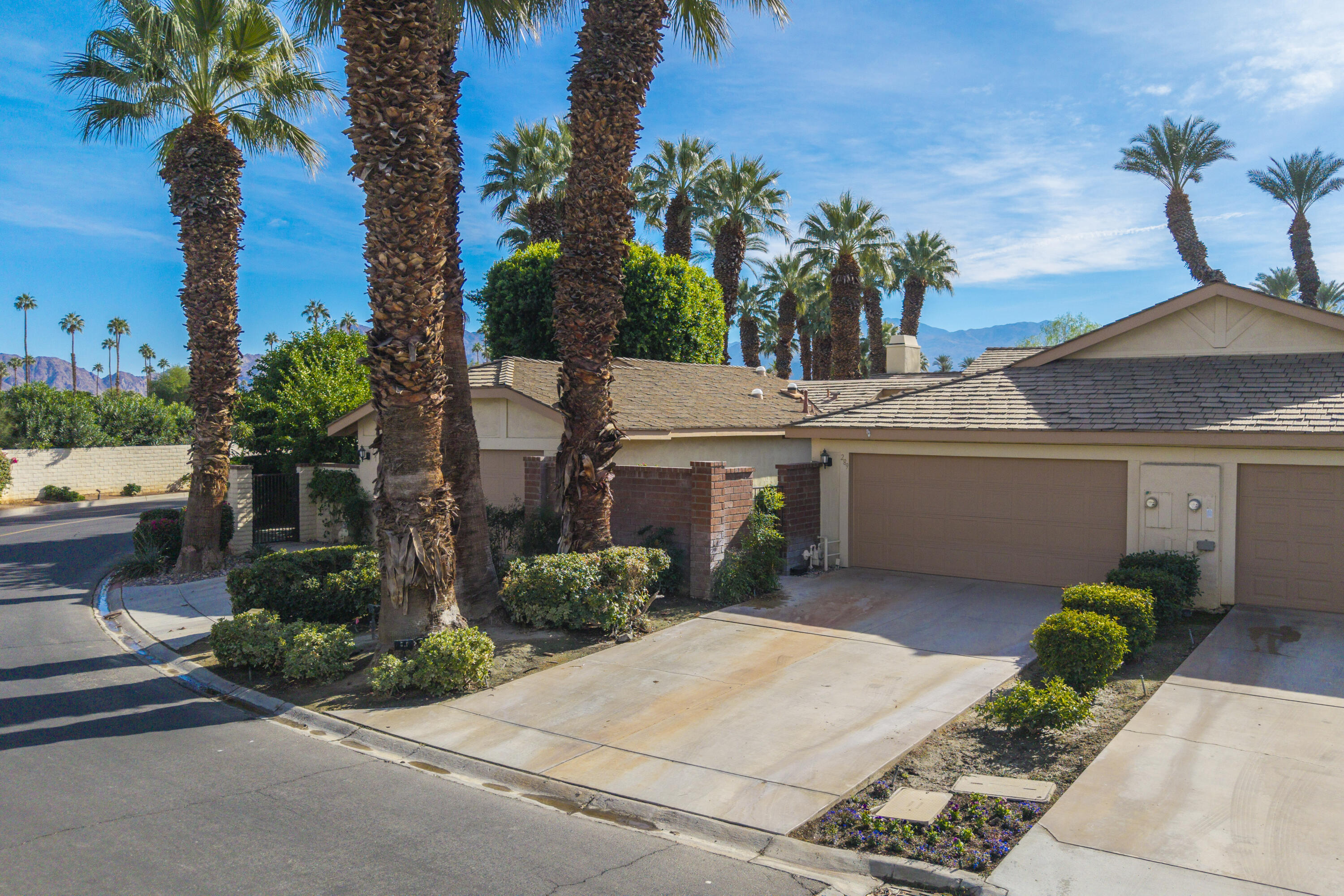 Palm Desert, California, 92260, United States, 2 Bedrooms Bedrooms, ,2 BathroomsBathrooms,Residential,For Sale,1987933