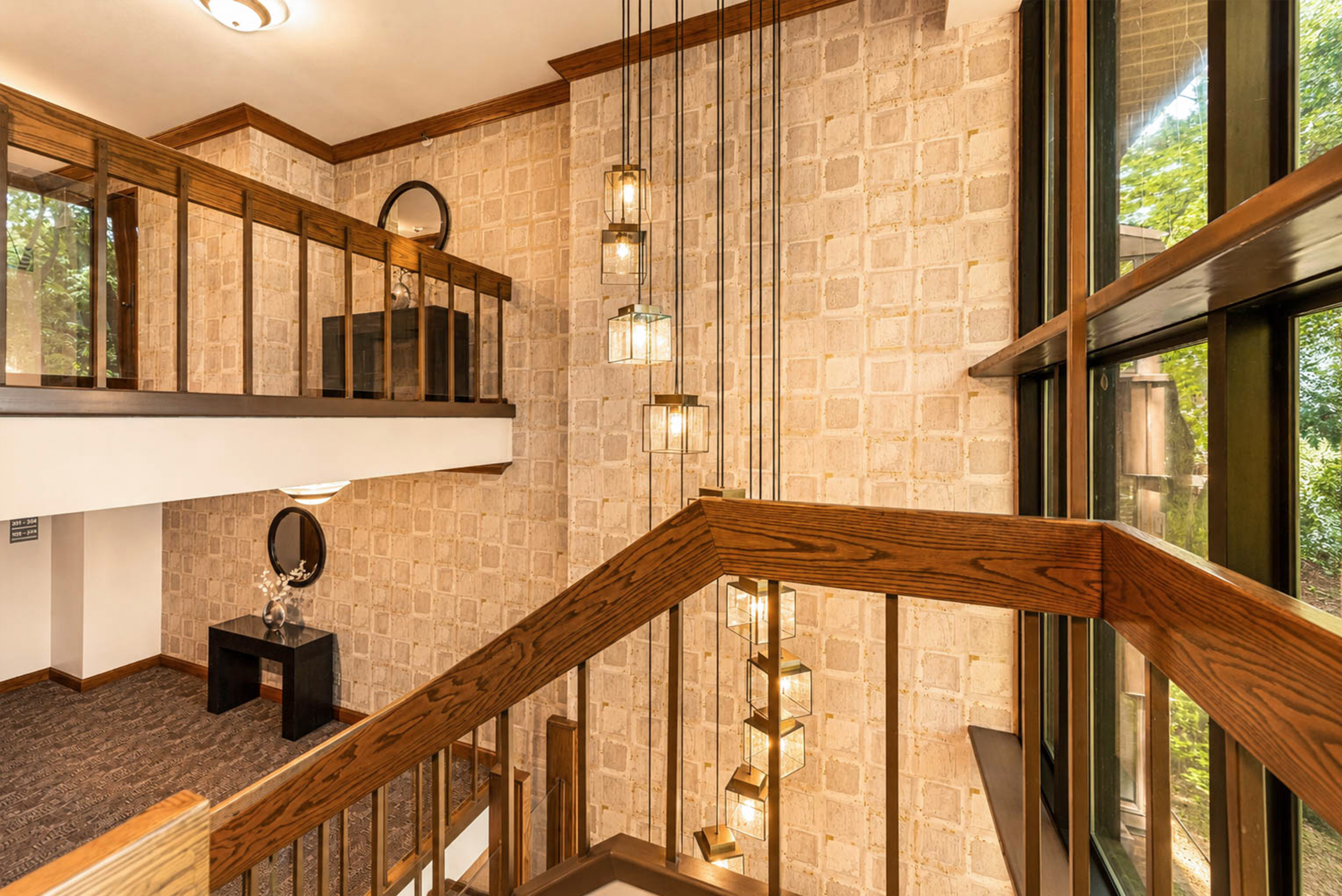  Hidden Urban Oasis: Two-Bedroom Condo with Pool & 2 Parking Spaces - 物件實景