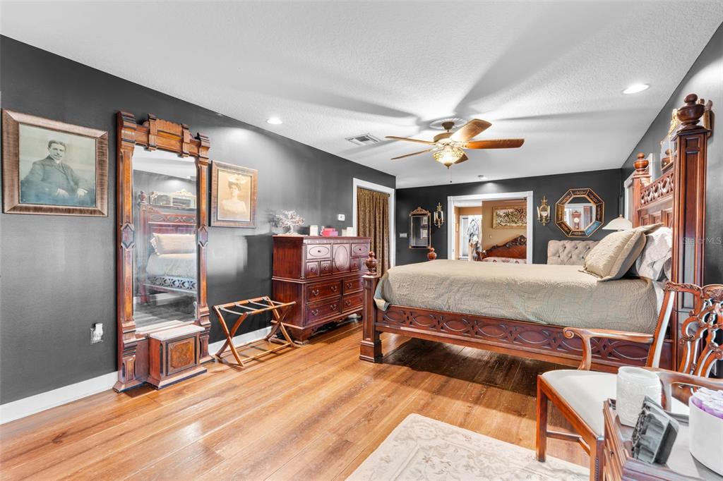 Howey In The Hills, Florida, 34737, United States, 3 Bedrooms Bedrooms, ,3 BathroomsBathrooms,Residential,For Sale,1975502