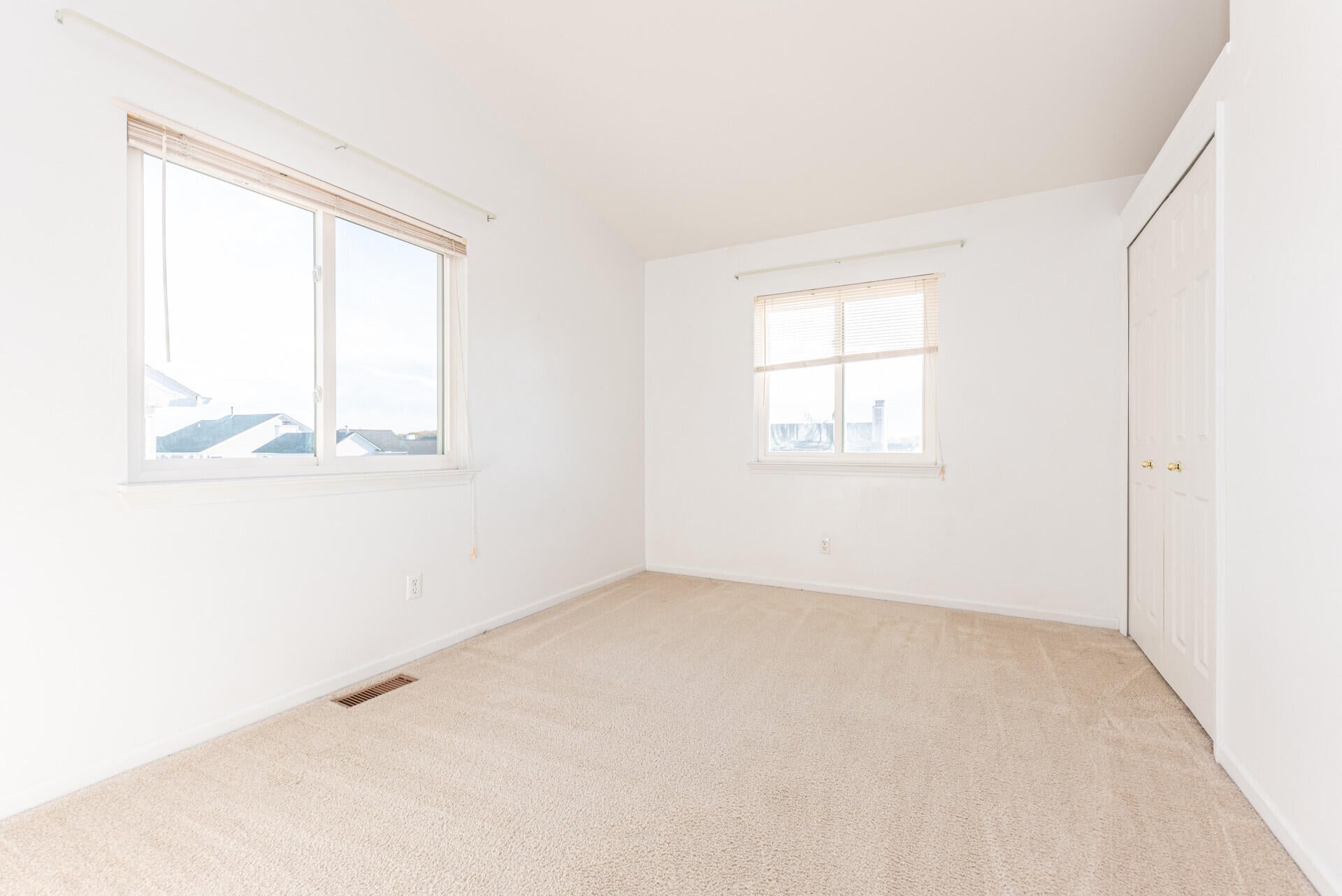 Ann Arbor, Michigan, 48103, United States, 4 Bedrooms Bedrooms, ,3 BathroomsBathrooms,Residential,For Sale,1991592