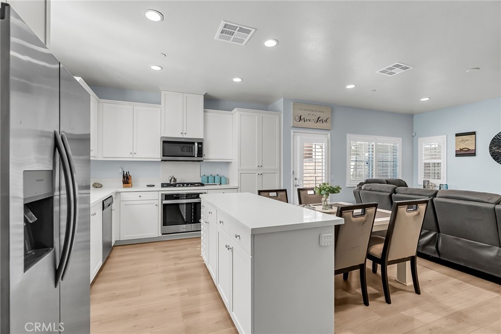 Fontana, California, 92336, United States, 4 Bedrooms Bedrooms, ,3 BathroomsBathrooms,Residential,For Sale,1991527