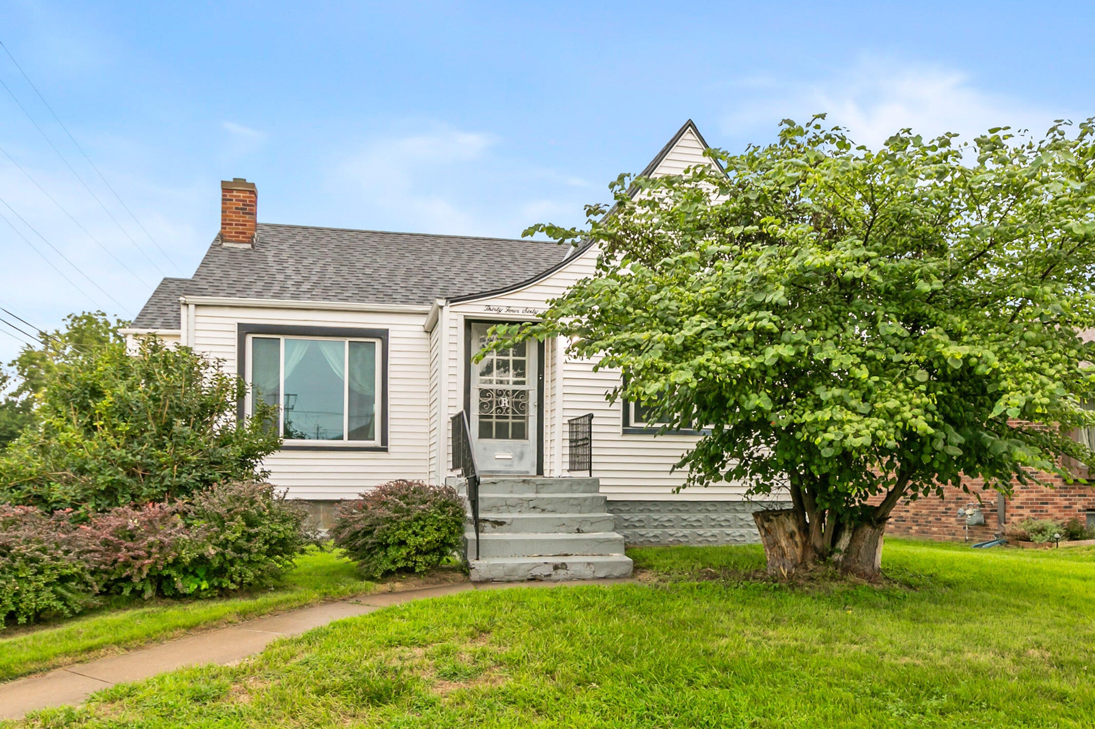 8th Ave, Council Bluffs, IA 51501