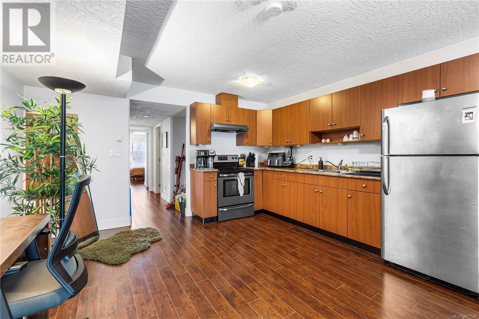 LANGFORD, British Columbia, V9B 0L2, CA, 5 Bedrooms Bedrooms, ,5 BathroomsBathrooms,Residential,For Sale,1896938