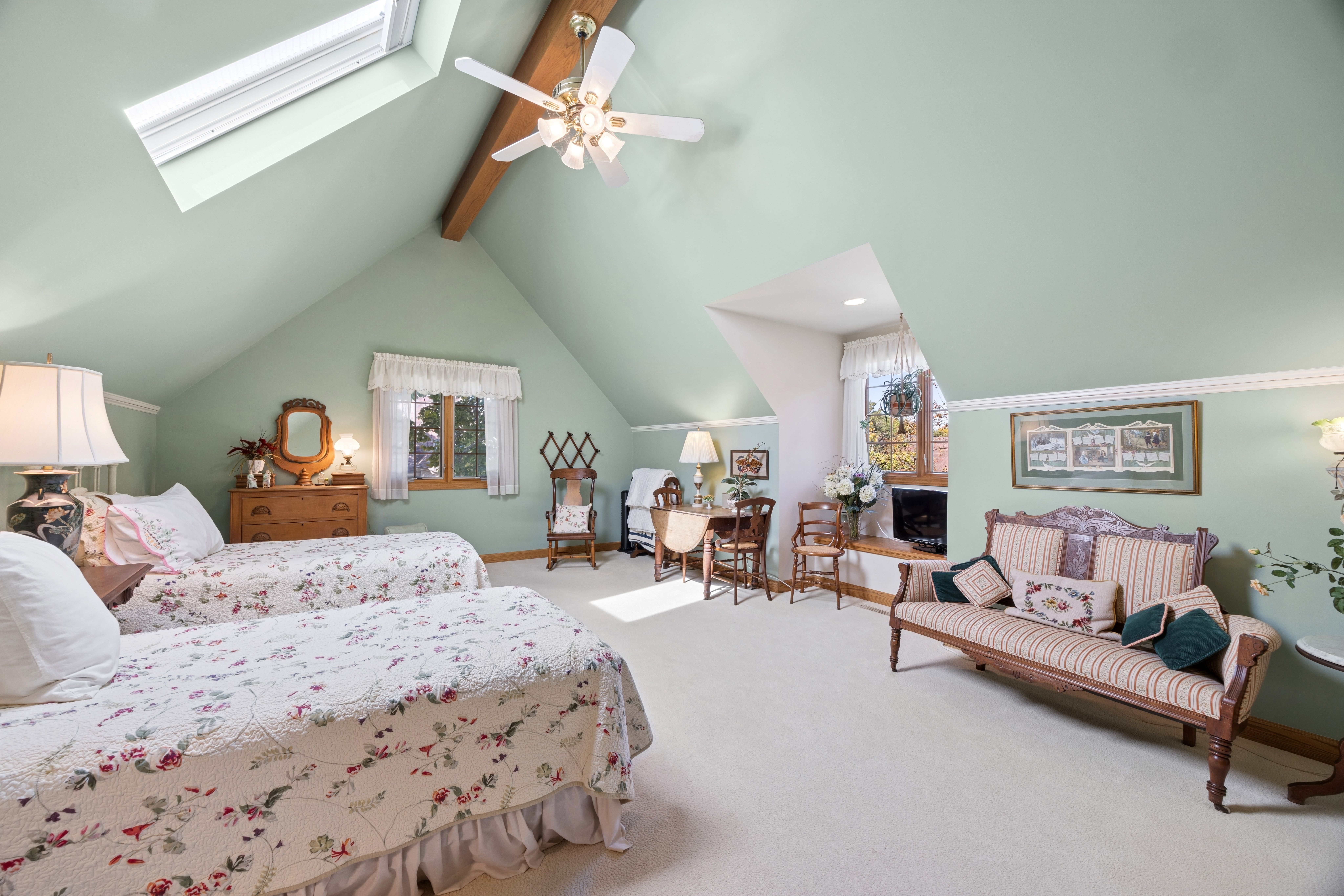  Lovely and Meticulously Maintained Townhome in Desirable Tartan Lakes - 物件實景