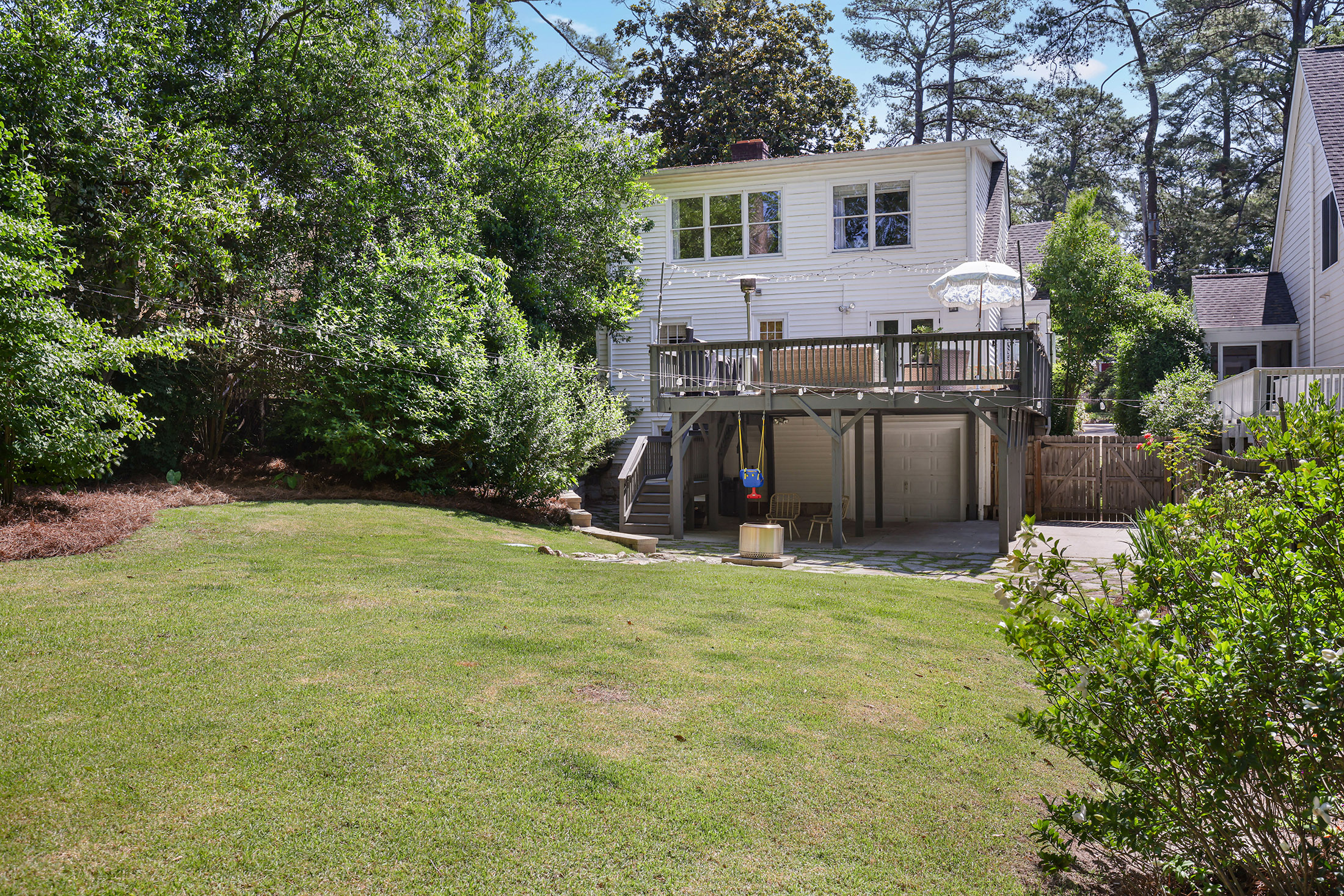  Charming Cottage in the Heart of Sought-after Peachtree Hills - 物件實景