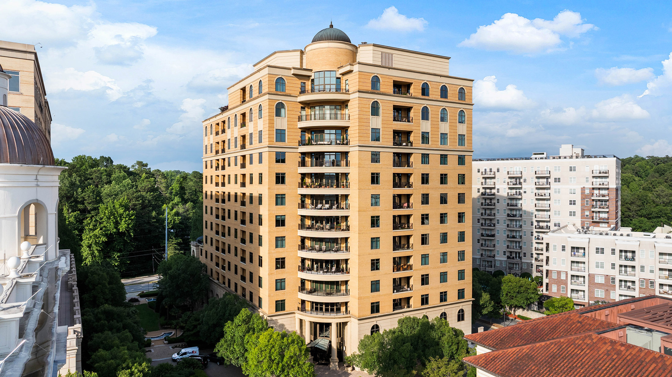  Modern Elegance in the Sky – Designer Penthouse with Skyline Views - 物件實景