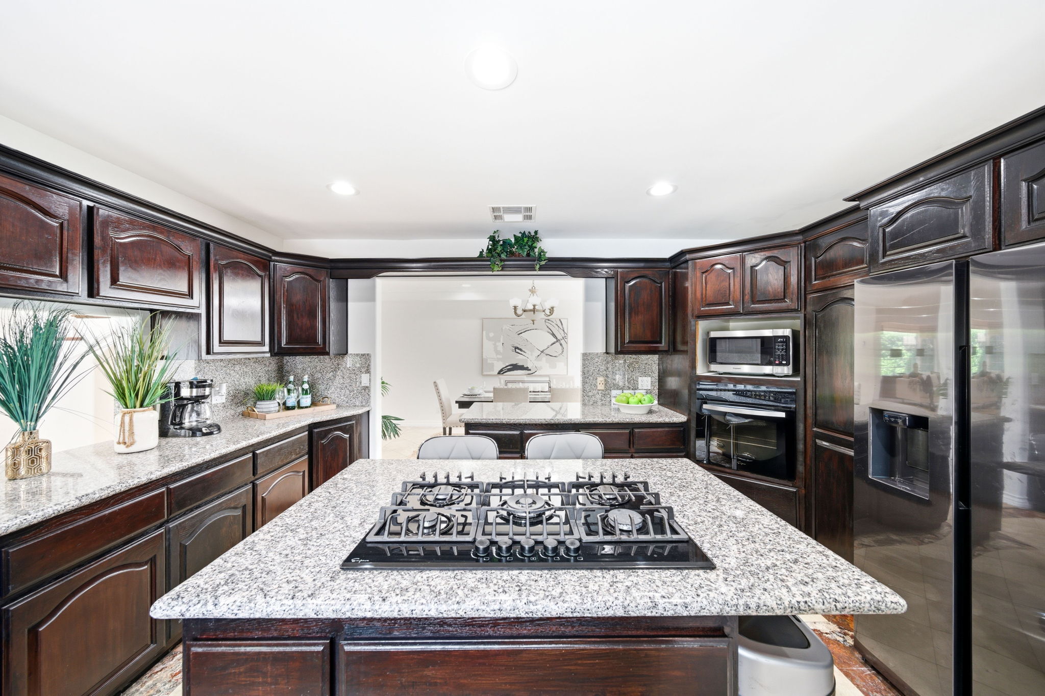  4115 Laurelgrove Ave - 物件實景