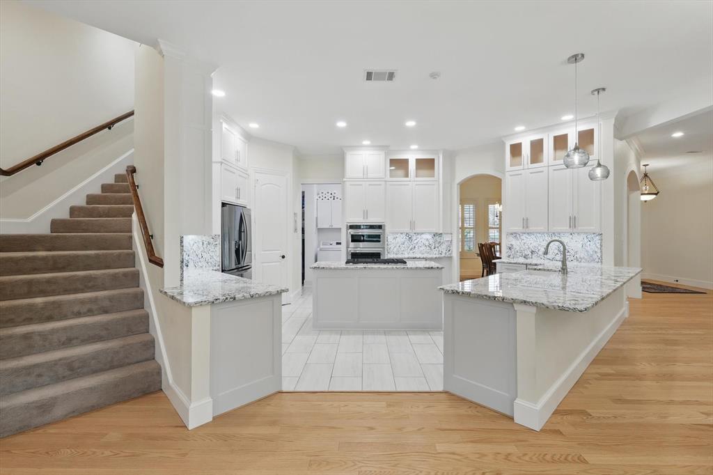 Denton, Texas, 76208, United States, 4 Bedrooms Bedrooms, ,6 BathroomsBathrooms,Residential,For Sale,1980509