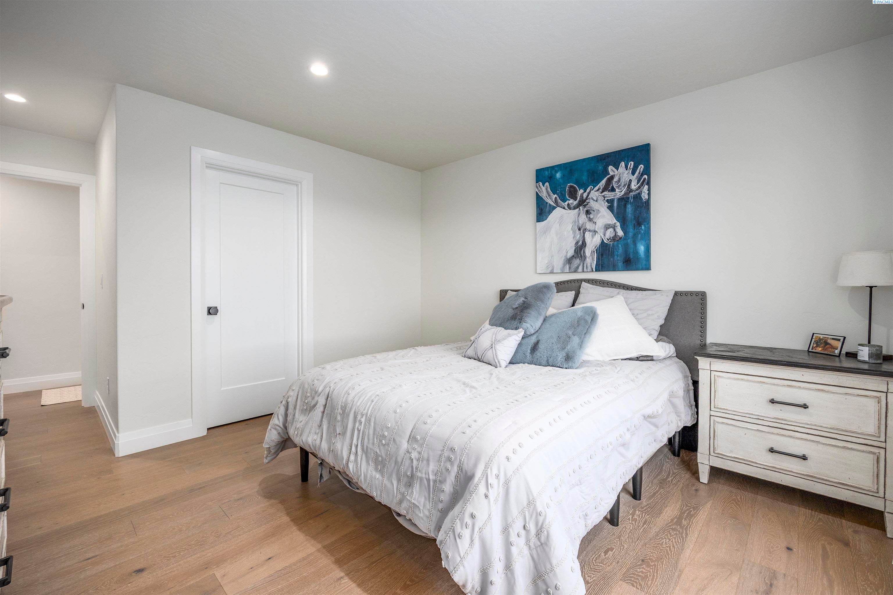 Pasco, Washington, 99301, United States, 4 Bedrooms Bedrooms, ,3 BathroomsBathrooms,Residential,For Sale,2005425