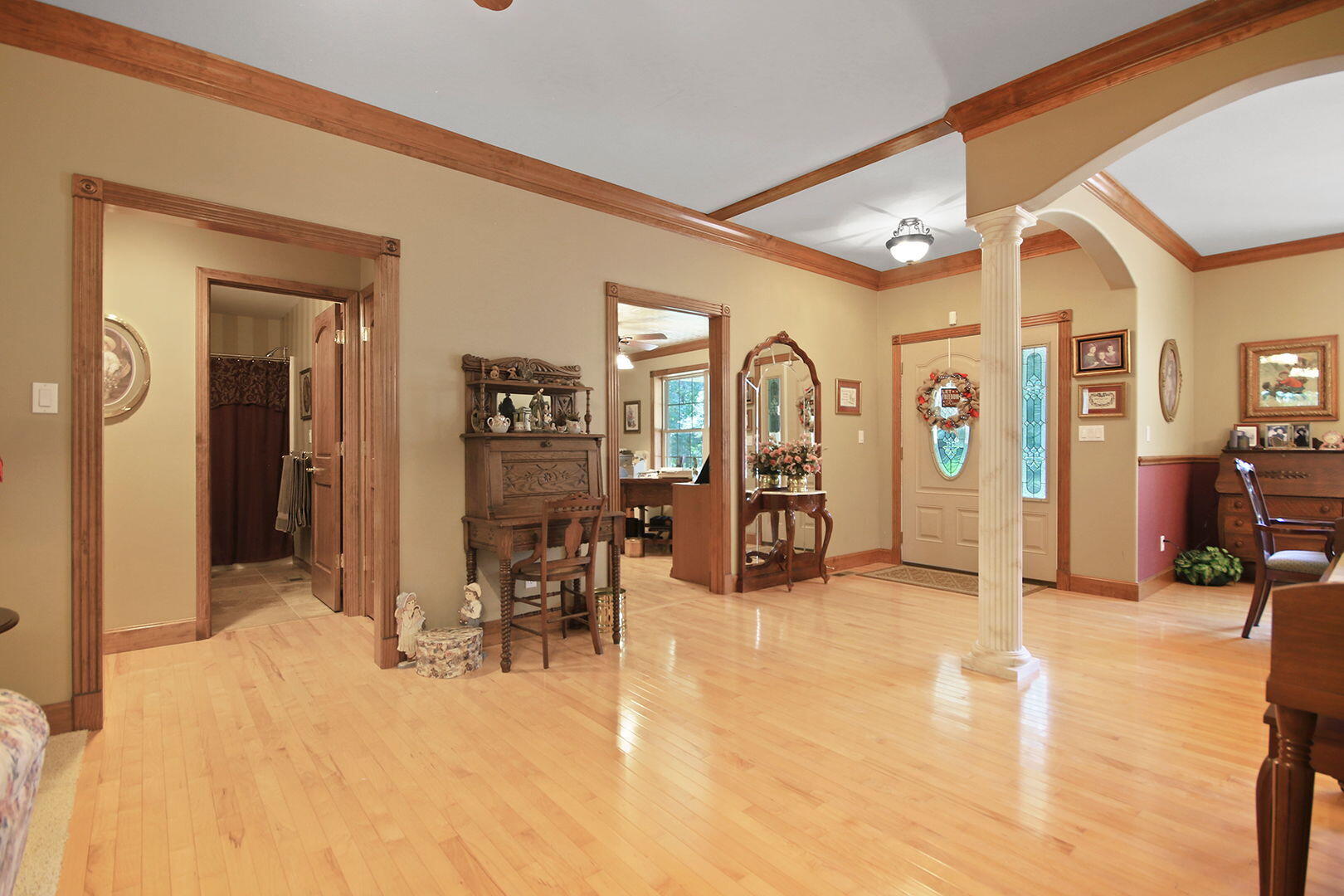 STURGEON, Missouri, 65284, United States, 3 Bedrooms Bedrooms, ,3 BathroomsBathrooms,Residential,For Sale,1921740