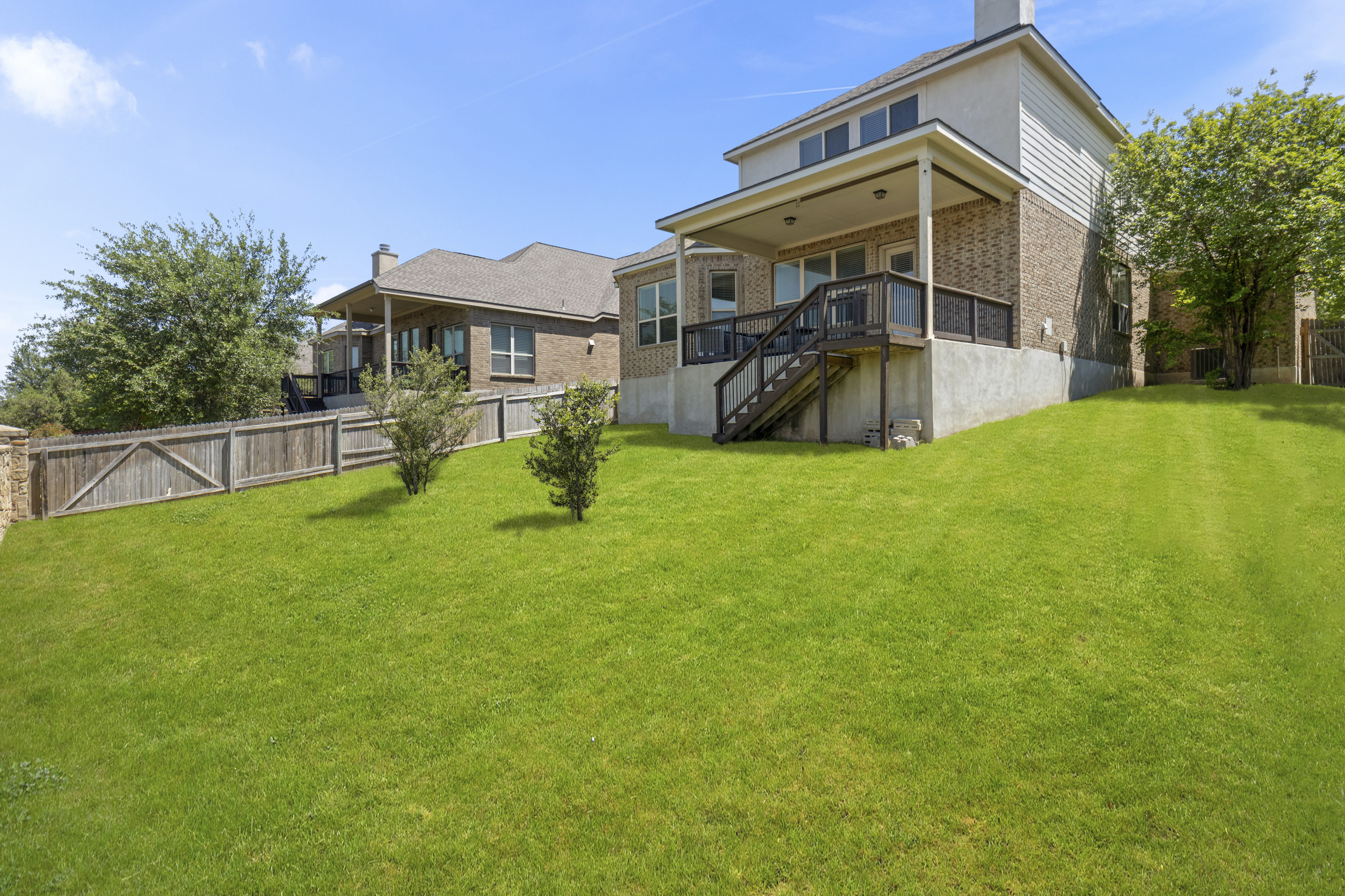  Flexible Living + Game Room in Desirable Northside ISD - 物件實景