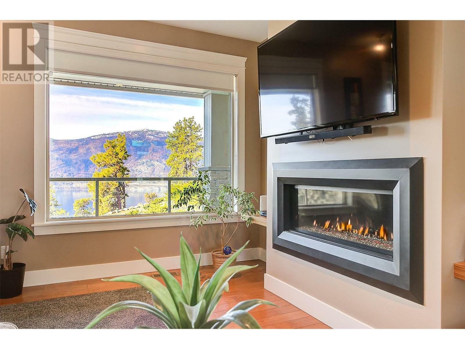 KELOWNA, British Columbia, V1V 2R1, CA, 4 Bedrooms Bedrooms, ,3 BathroomsBathrooms,Residential,For Sale,1839022