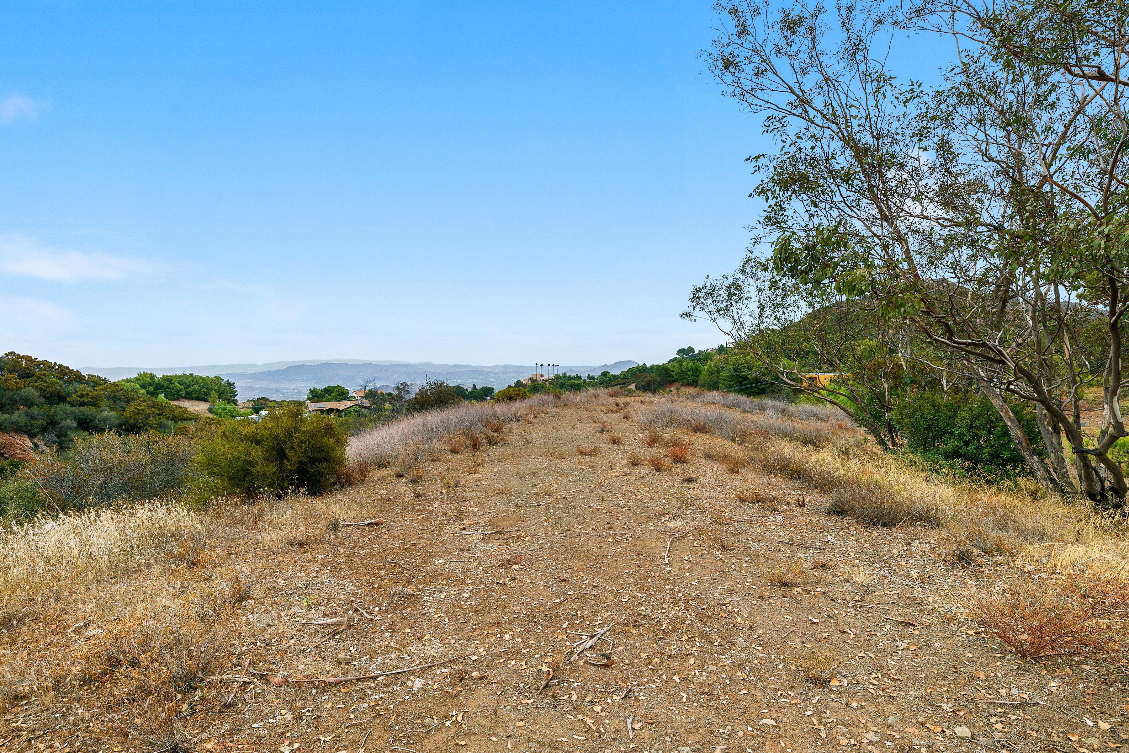  14613 Yerba Buena Rd - 物件實景