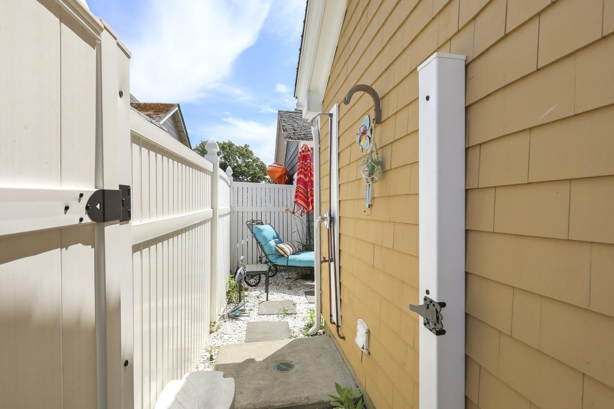 Wareham, Massachusetts, 02571, United States, 3 Bedrooms Bedrooms, ,2 BathroomsBathrooms,Residential,For Sale,1927382