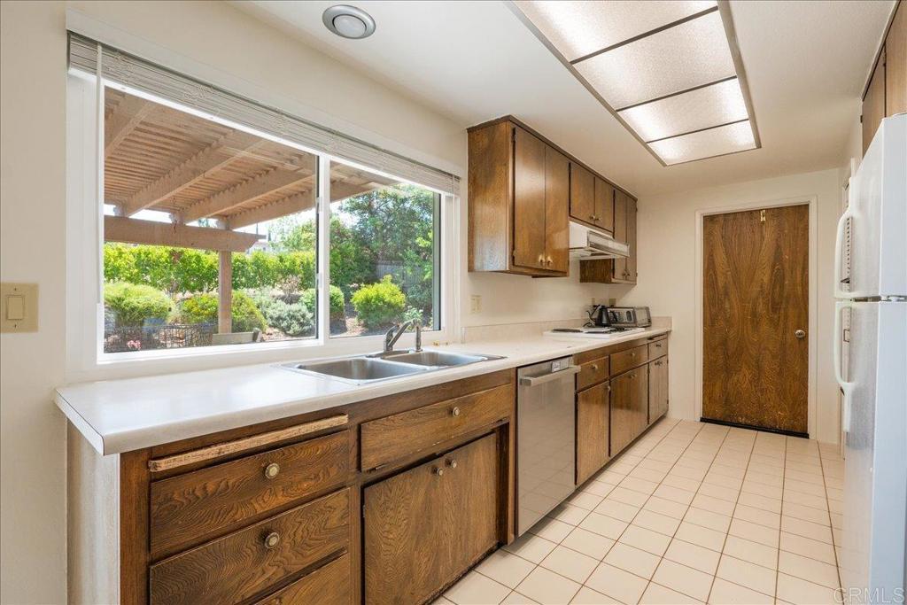 Fallbrook, California, 92028, United States, 3 Bedrooms Bedrooms, ,2 BathroomsBathrooms,Residential,For Sale,1947109
