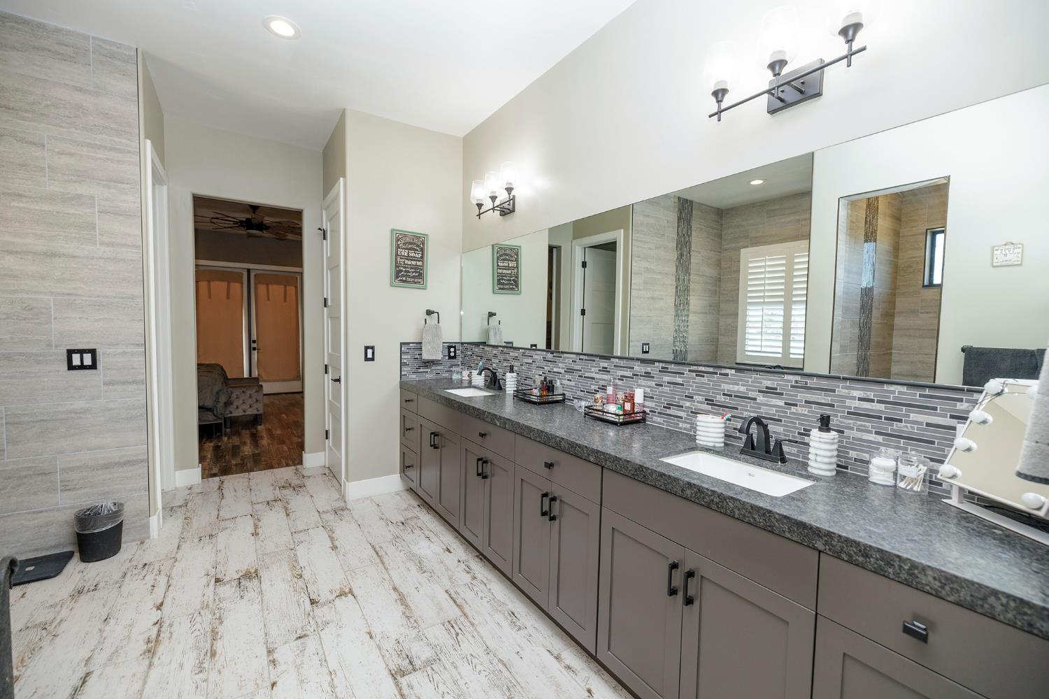 Hilmar, California, 95324, United States, 4 Bedrooms Bedrooms, ,4 BathroomsBathrooms,Residential,For Sale,1983314