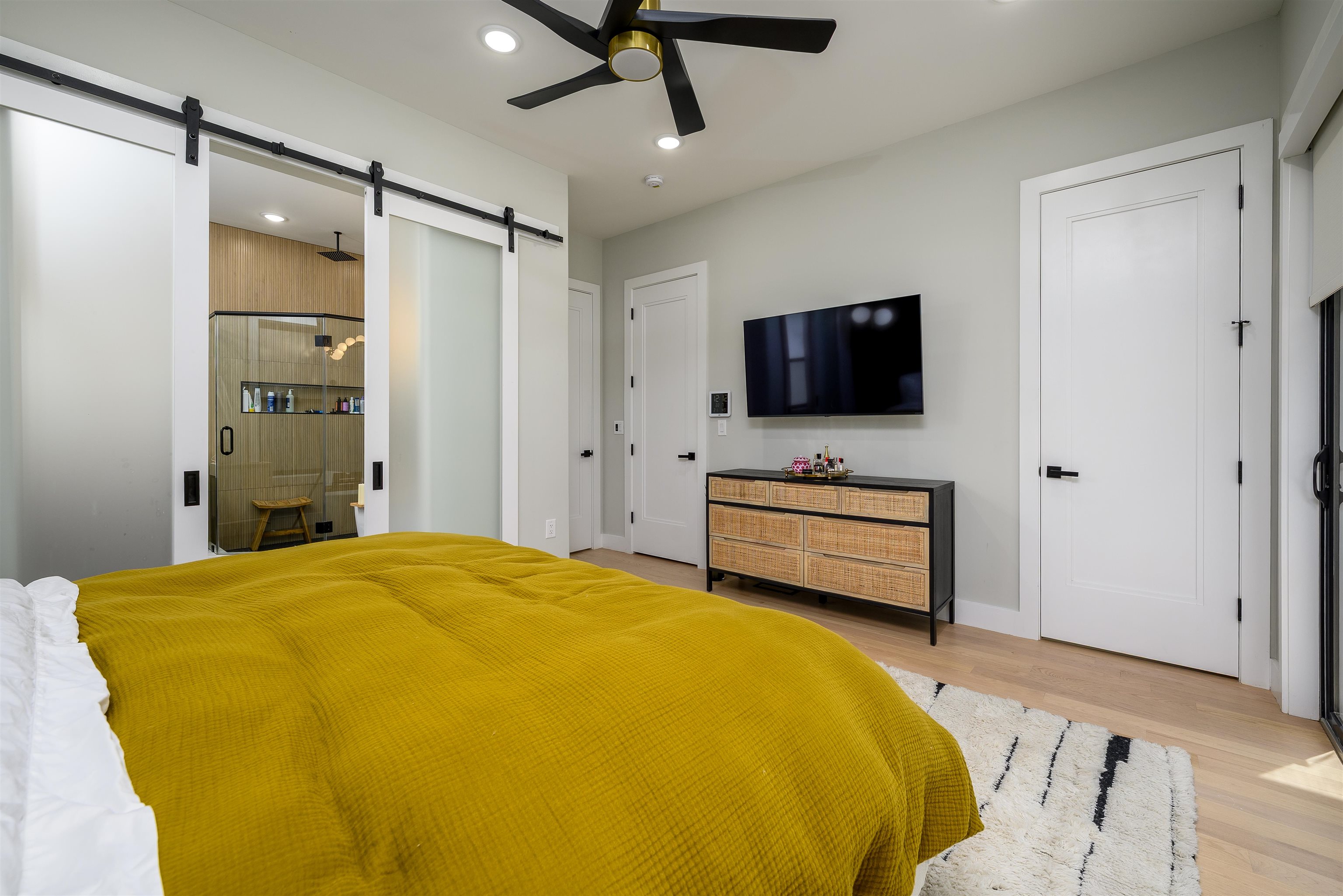 Jersey City, New Jersey, 07307, United States, 3 Bedrooms Bedrooms, ,3 BathroomsBathrooms,Residential,For Sale,1901105
