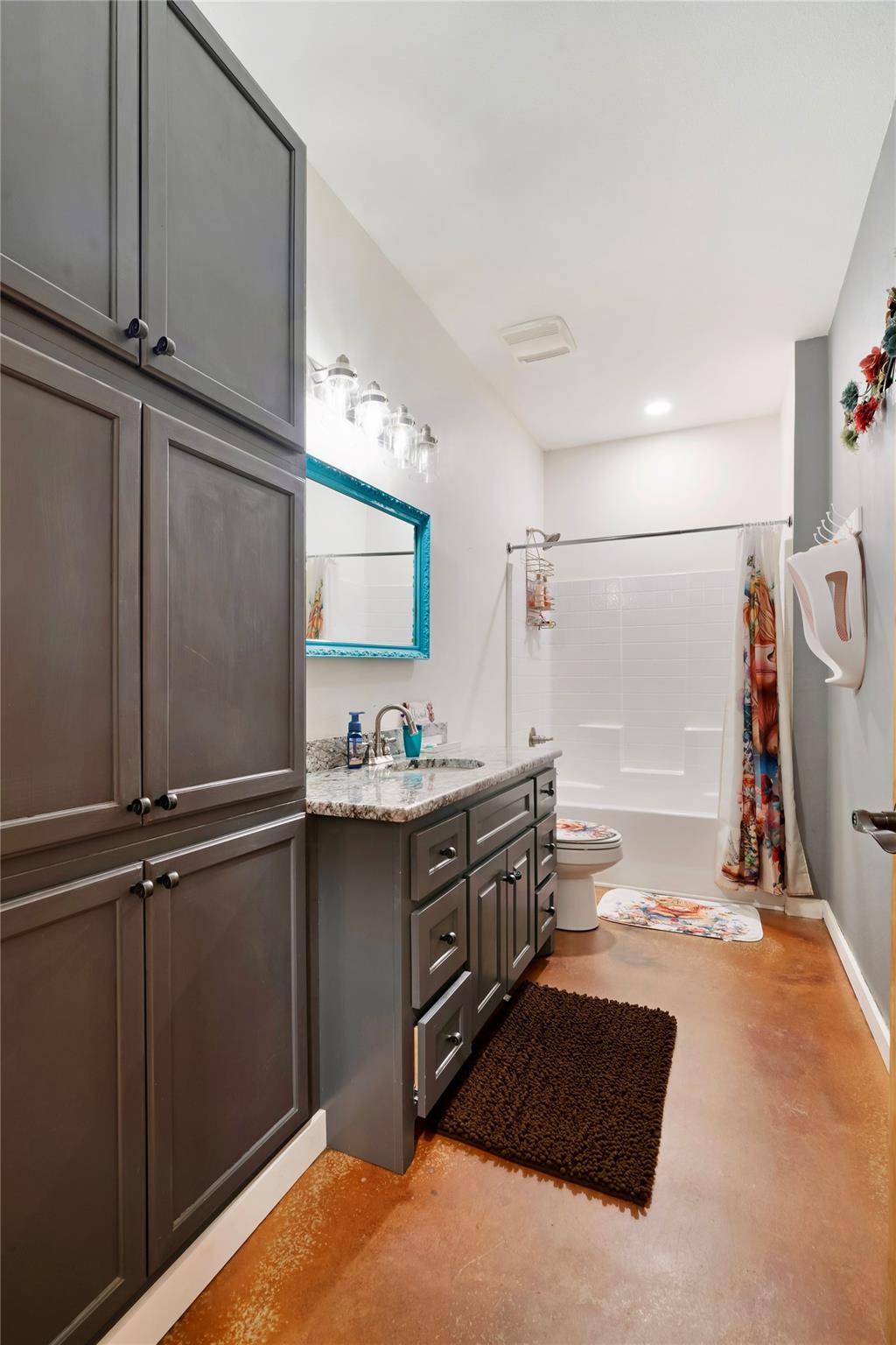 Honey Grove, Texas, 75446, United States, 3 Bedrooms Bedrooms, ,3 BathroomsBathrooms,Residential,For Sale,1937107