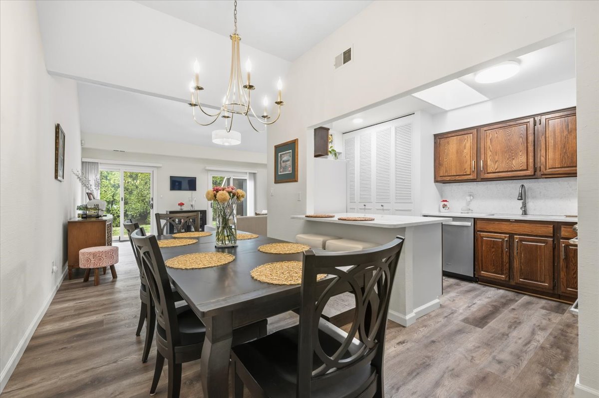 Massapequa Park, New York, 11762, United States, 2 Bedrooms Bedrooms, ,2 BathroomsBathrooms,Residential,For Sale,2008592