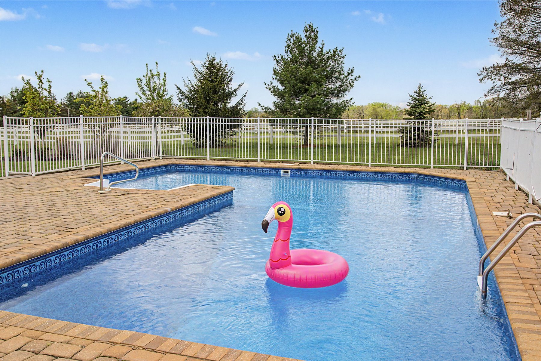  Well Maintained Colonial Home with Exceptional Equestrian Property - 物件實景