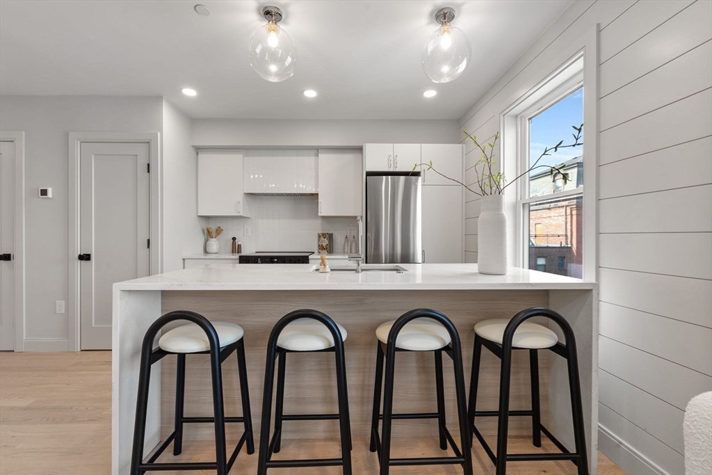 Boston, Massachusetts, 02128, United States, 1 Bedroom Bedrooms, ,2 BathroomsBathrooms,Residential,For Sale,1974152