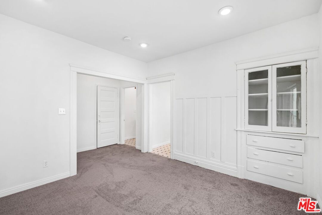 827 Lucile Ave, Los Angeles, California, 90026, United States, 6 Bedrooms Bedrooms, ,Residential,For Sale,827 Lucile Ave,1626659