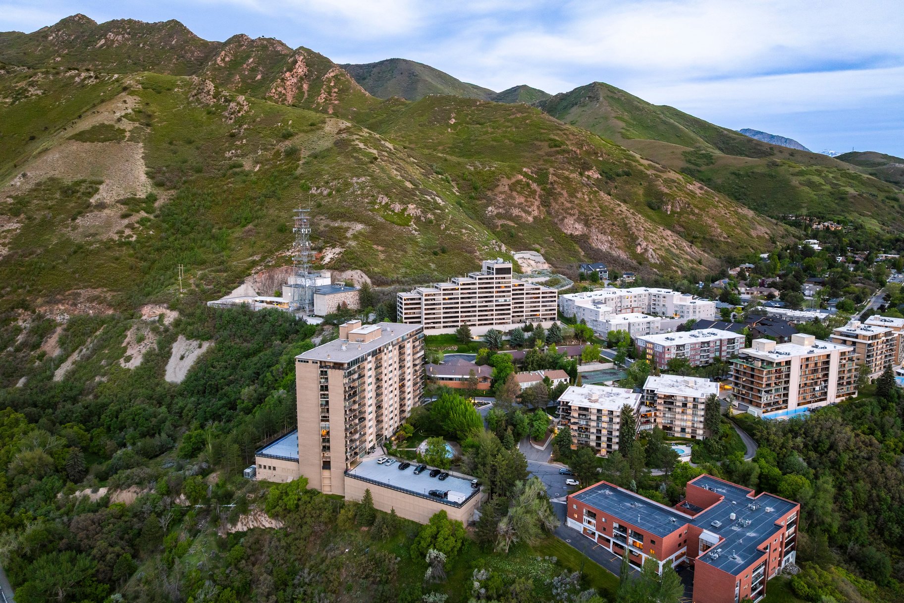  Spacious Canyon Crest Condo with Sweeping Valley Views - 物件實景