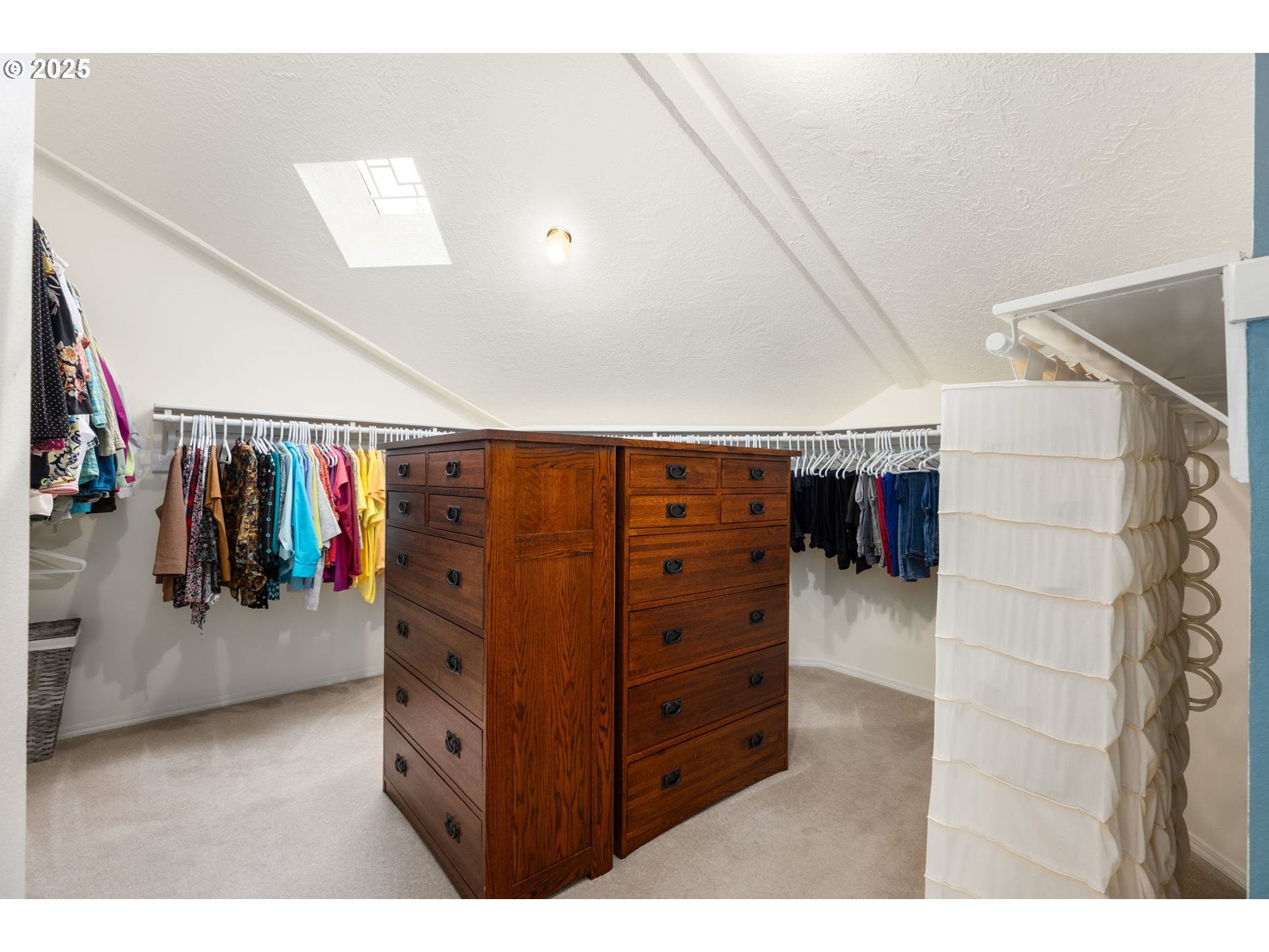 Happy Valley, Oregon, 97086, United States, 3 Bedrooms Bedrooms, ,4 BathroomsBathrooms,Residential,For Sale,1990937