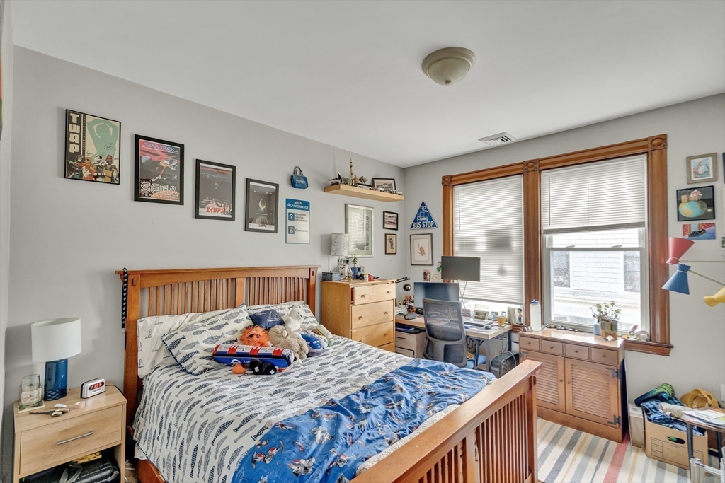 Cambridge, Massachusetts, 02139, United States, 22 Bedrooms Bedrooms, ,9 BathroomsBathrooms,Residential,For Sale,1903632