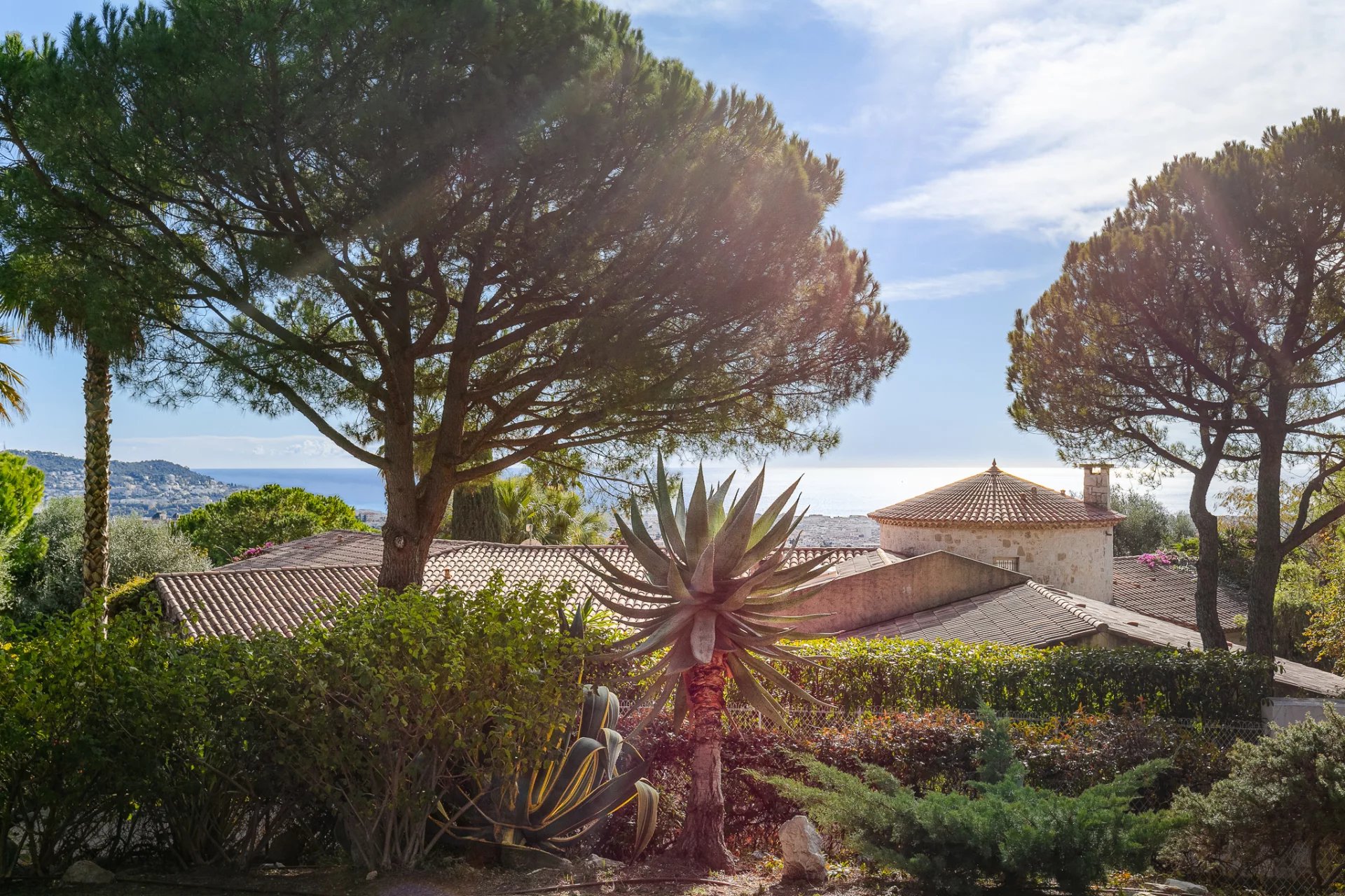 Nice, Provence-Alpes-Côte d’Azur, 06000, FR, 4 Bedrooms Bedrooms, ,4 BathroomsBathrooms,Residential,For Sale,1999651