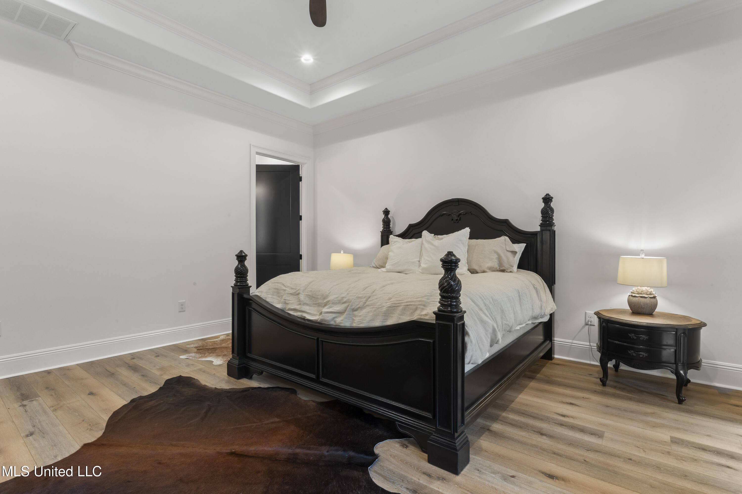 Gulfport, Mississippi, 39503, United States, 5 Bedrooms Bedrooms, ,5 BathroomsBathrooms,Residential,For Sale,1974357