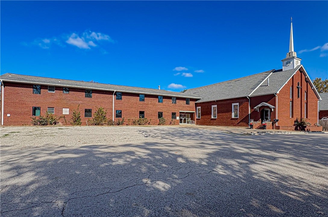 Berryville, Arkansas, 72616, United States, 3 Bedrooms Bedrooms, ,2 BathroomsBathrooms,Residential,For Sale,1994885