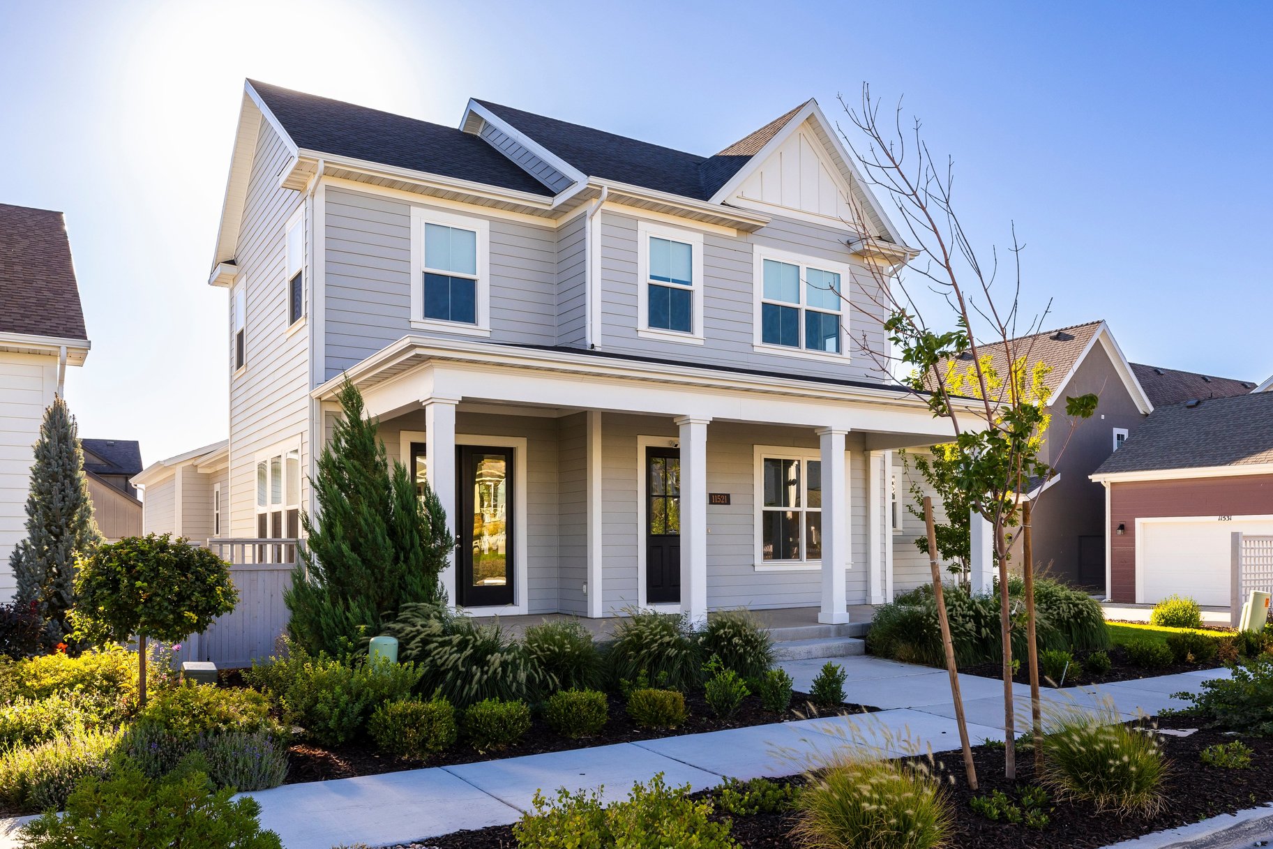  Beautiful Daybreak Home with Space, Style & a Private Backyard - 物件實景