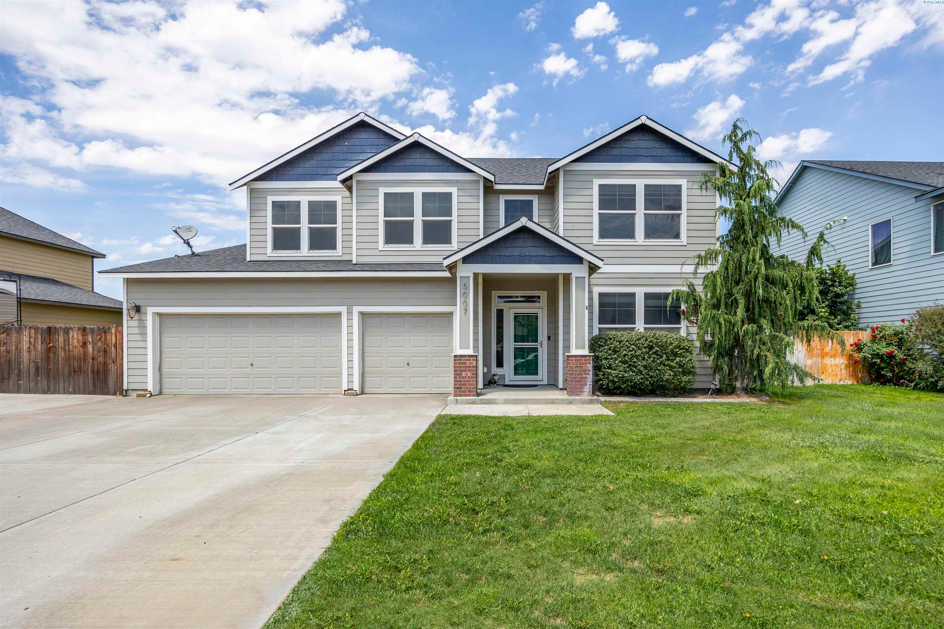 Pasco, Washington, 99301, United States, 5 Bedrooms Bedrooms, ,3 BathroomsBathrooms,Residential,For Sale,1921560