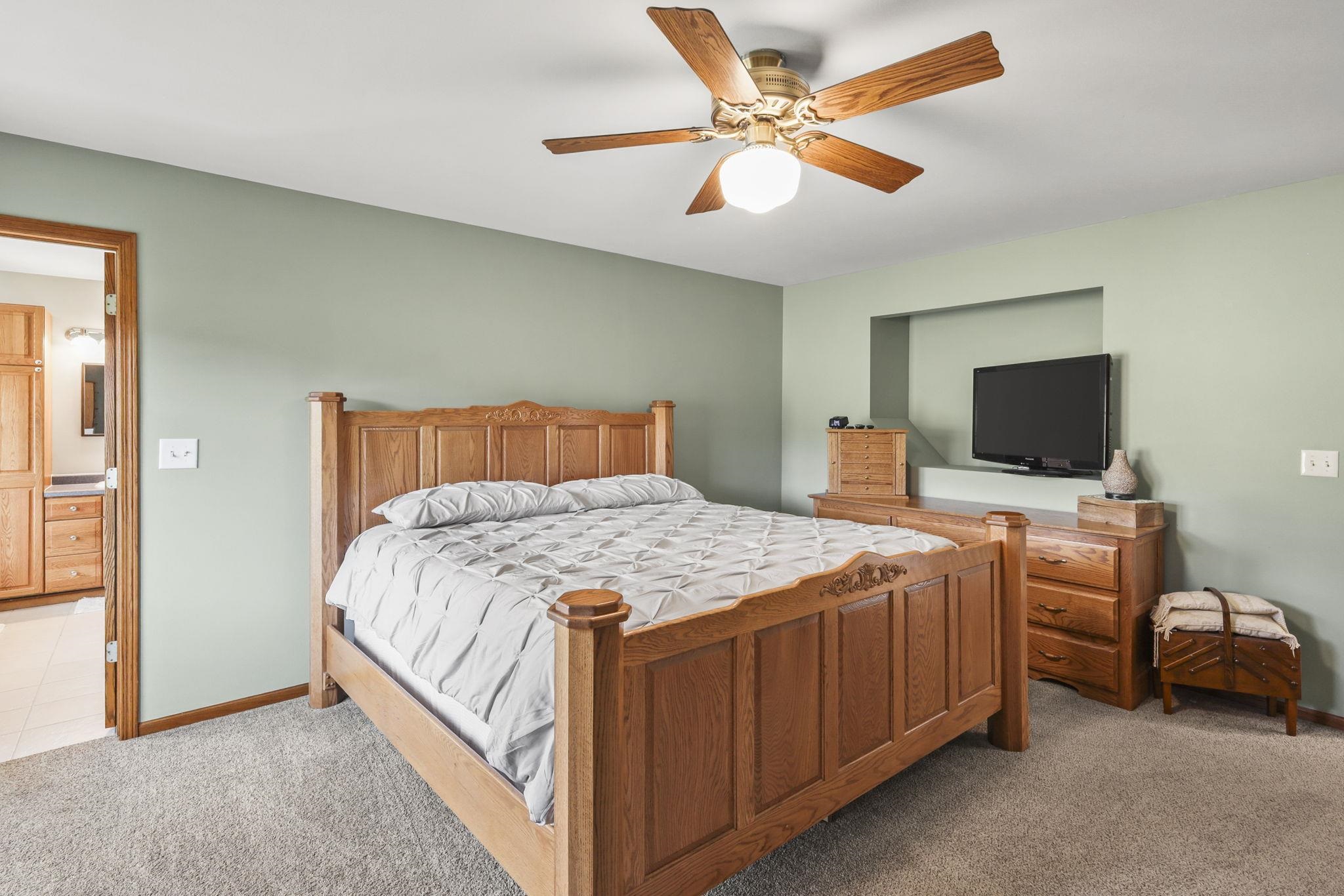 Barneveld, Wisconsin, 53507, United States, 3 Bedrooms Bedrooms, ,4 BathroomsBathrooms,Residential,For Sale,1986114