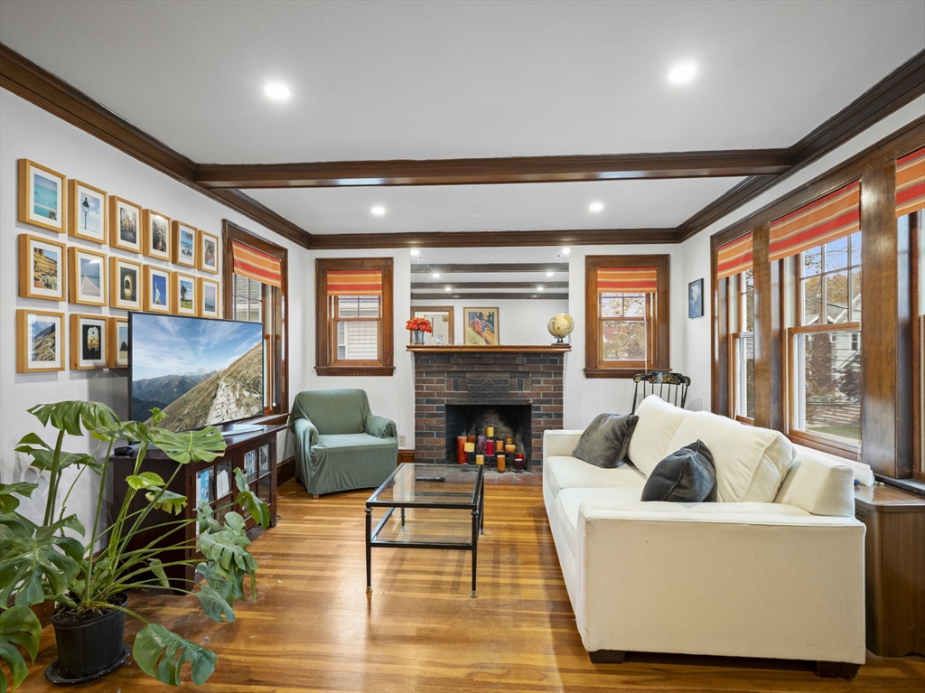 Belmont, Massachusetts, 02478, United States, 3 Bedrooms Bedrooms, ,1 BathroomBathrooms,Residential,For Sale,1988371