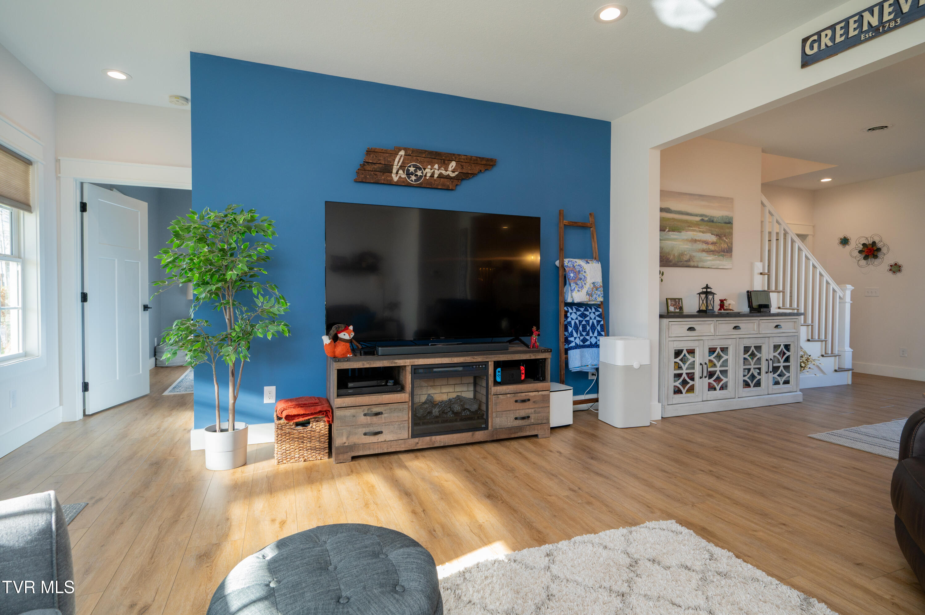 Greeneville, Tennessee, 37745, United States, 4 Bedrooms Bedrooms, ,3 BathroomsBathrooms,Residential,For Sale,2005652