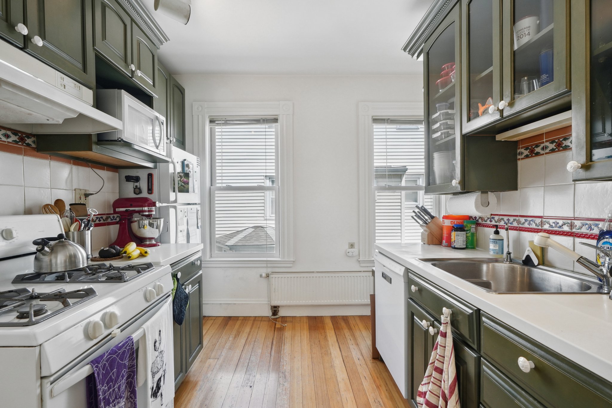 Somerville, Massachusetts, 02143-4209, United States, 6 Bedrooms Bedrooms, ,3 BathroomsBathrooms,Residential,For Sale,1816239