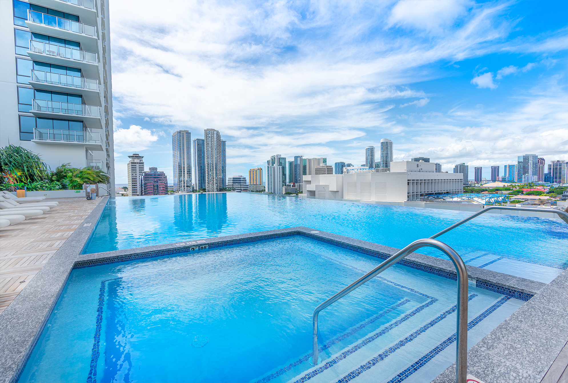 Honolulu, Hawaii, 96814, United States, 2 Bedrooms Bedrooms, ,2 BathroomsBathrooms,Residential,For Sale,2005492