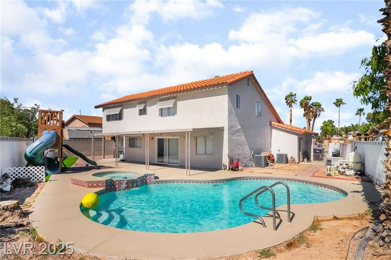 Henderson, Nevada, 89014, United States, 4 Bedrooms Bedrooms, ,2 BathroomsBathrooms,Residential,For Sale,1977160