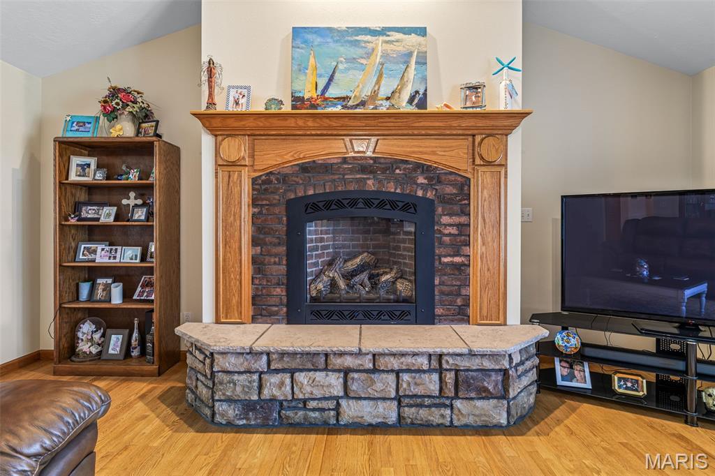 Farmington, Missouri, 63640, United States, 3 Bedrooms Bedrooms, ,3 BathroomsBathrooms,Residential,For Sale,1947219