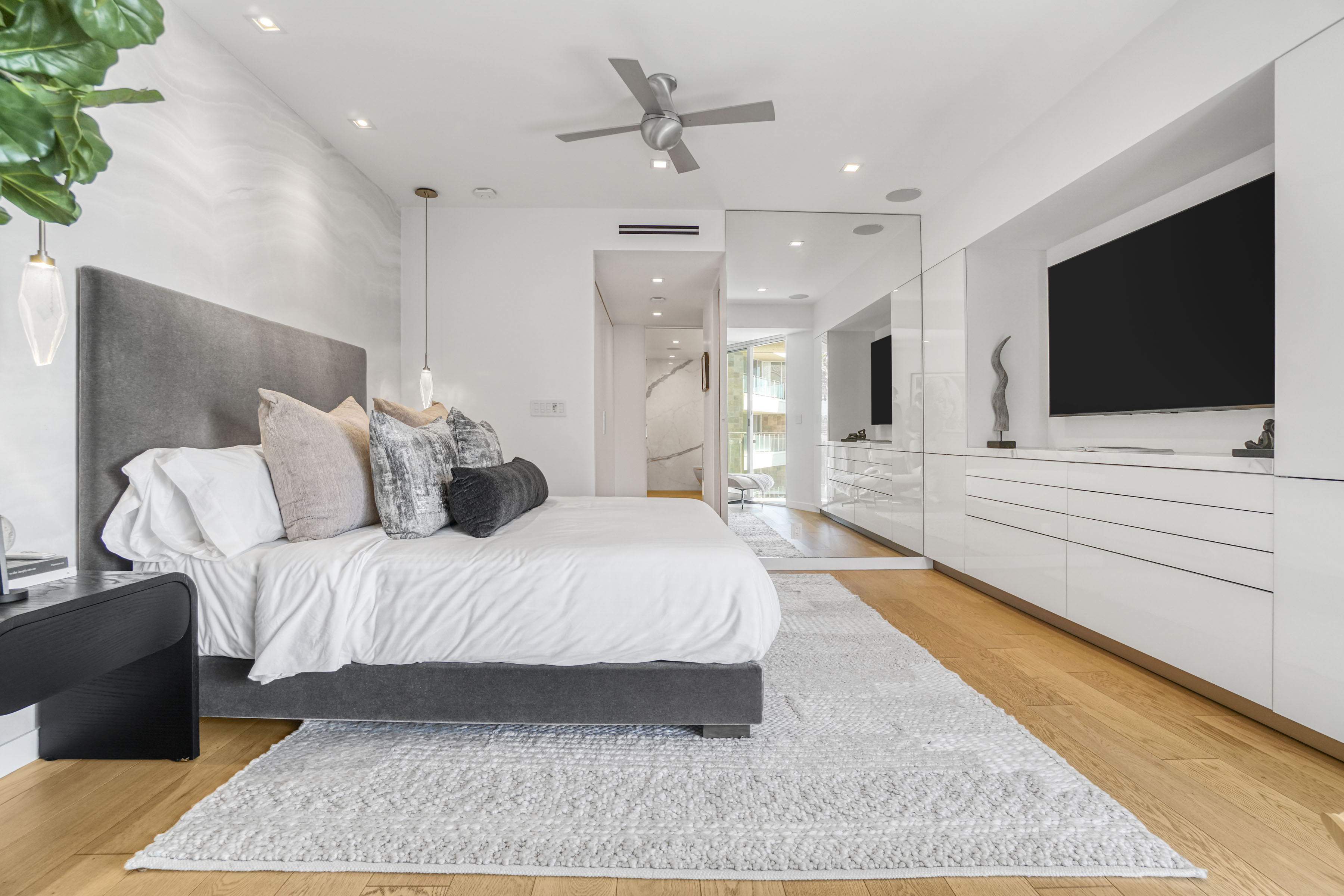  515 Ocean Avenue, 706S - 物件實景