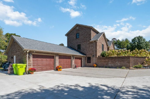 London, Kentucky, 40741, United States, 5 Bedrooms Bedrooms, ,4 BathroomsBathrooms,Residential,For Sale,1980344