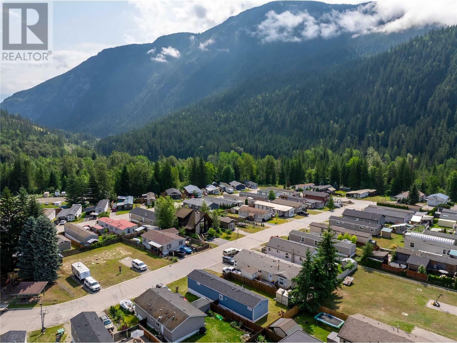 REVELSTOKE, British Columbia, V0E 2S1, CA, 2 Bedrooms Bedrooms, ,2 BathroomsBathrooms,Residential,For Sale,1874403