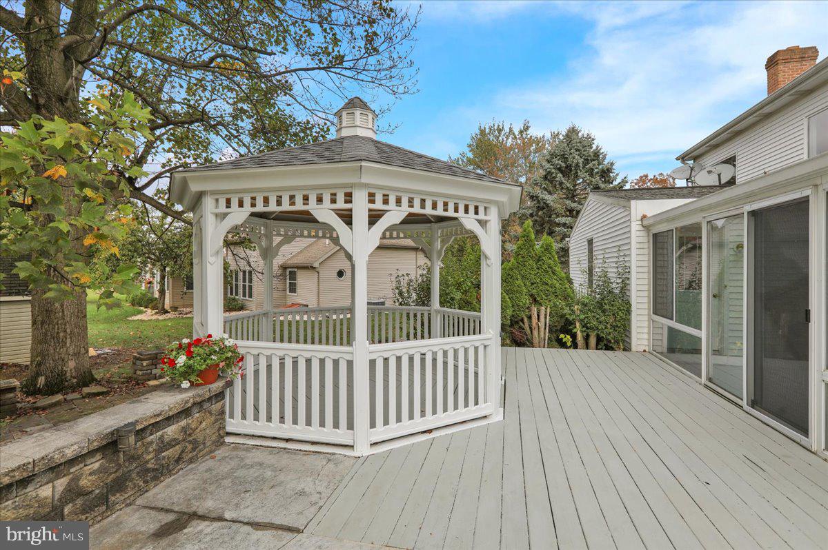 Lebanon, Pennsylvania, 17042, United States, 5 Bedrooms Bedrooms, ,4 BathroomsBathrooms,Residential,For Sale,1965418