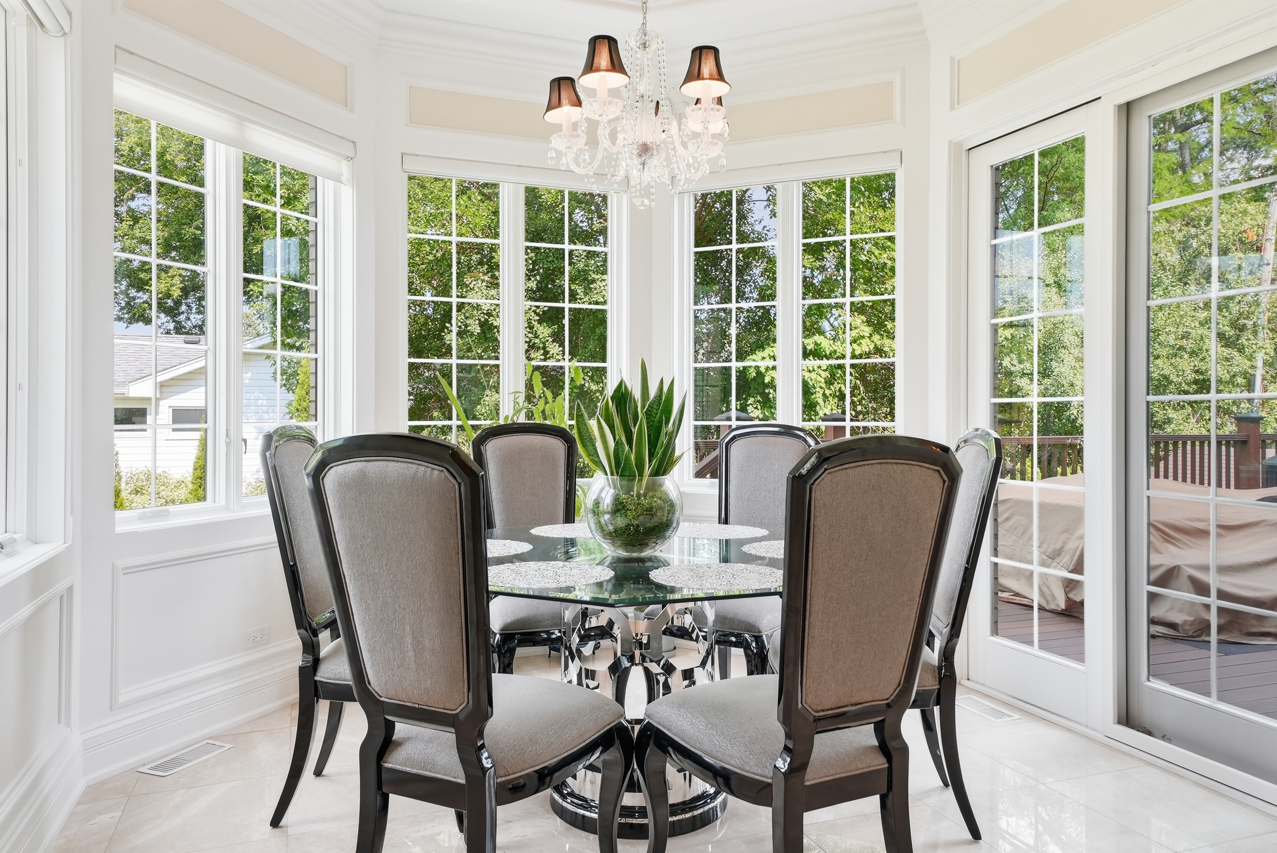 Perfectly Positioned in the Prestigious Golfview Hills Community of Hinsdale - 物件實景