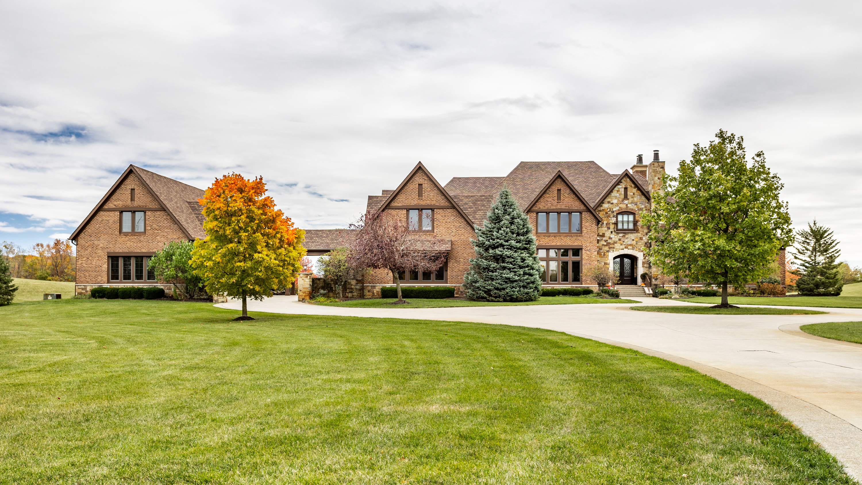  Traditional European-Inspired Residence on 13 Acres - 物件實景