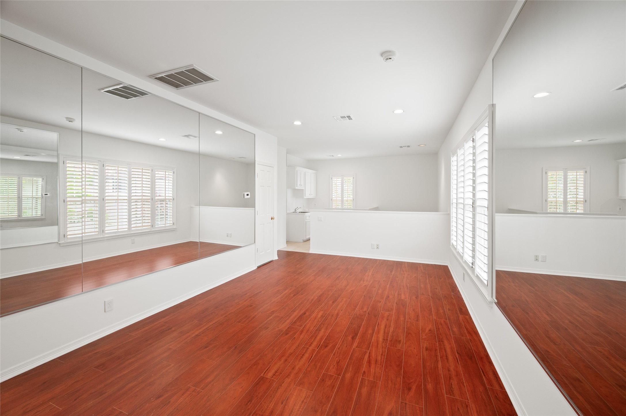  5495 Sugar Hill Drive - 物件實景