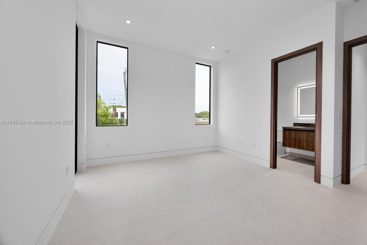 Miami, Florida, 33134, United States, 5 Bedrooms Bedrooms, ,6 BathroomsBathrooms,Residential,For Sale,1934506